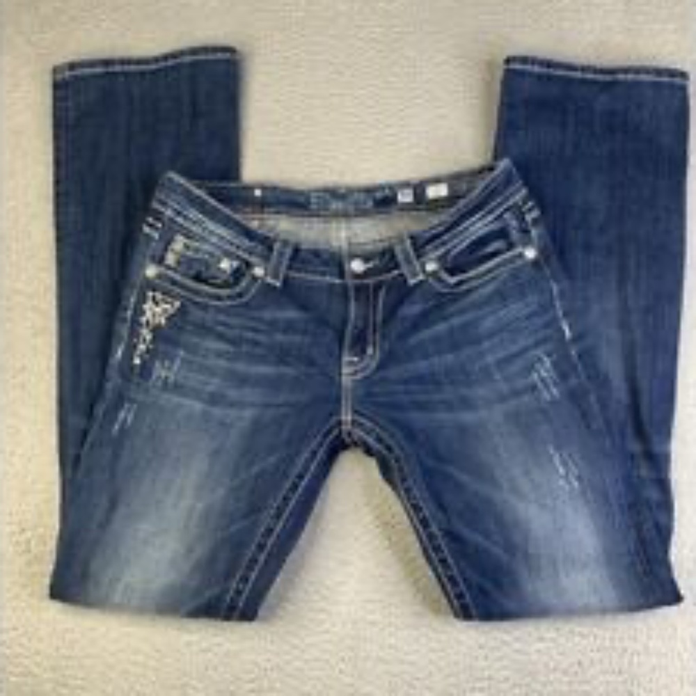 Miss Me Jeans Women 30 Bootcut Embroidered Bling Inseam Approximately 33